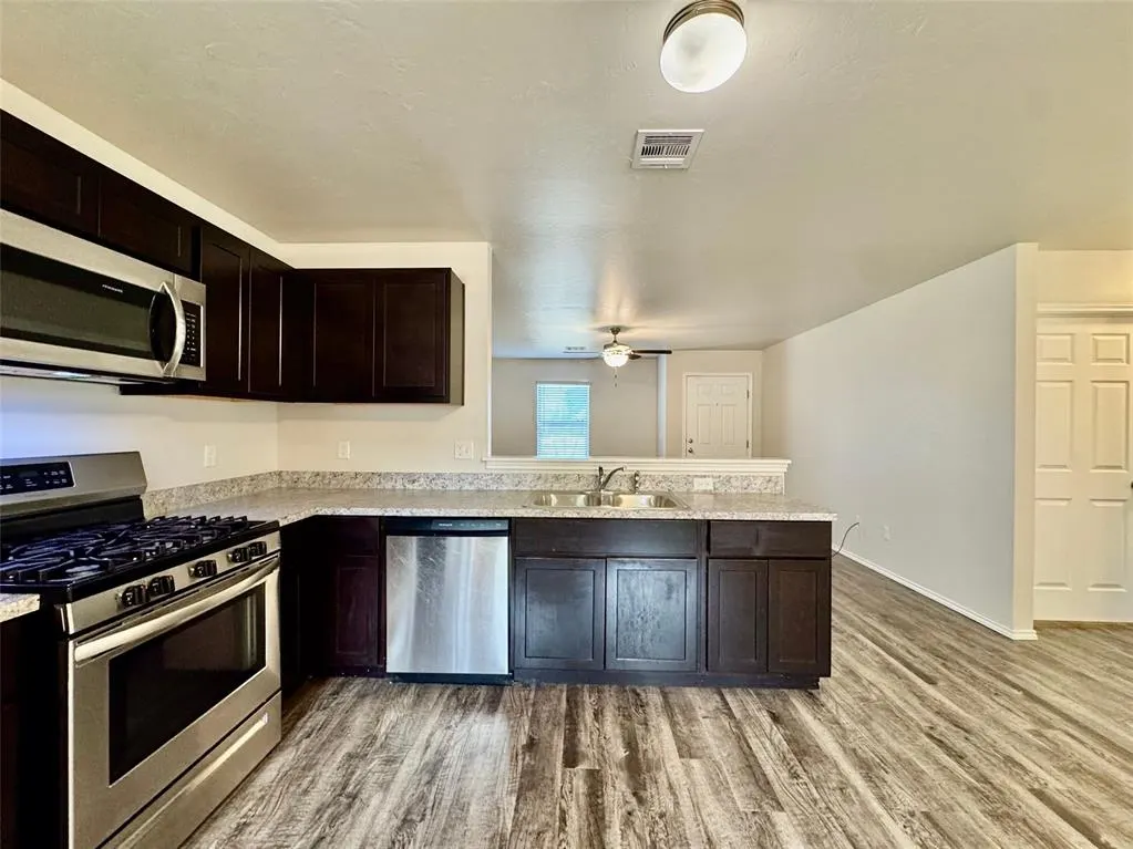 Photo 10 — 10612 SW 22nd Street, Yukon, OK 73099