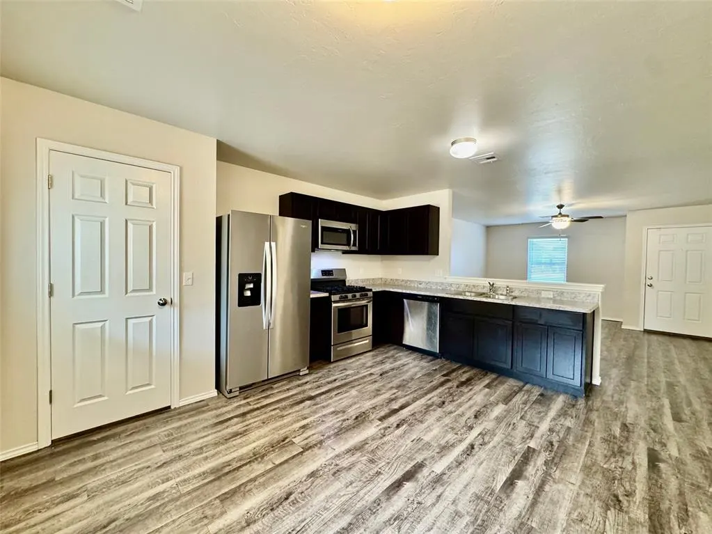 Photo 11 — 10612 SW 22nd Street, Yukon, OK 73099