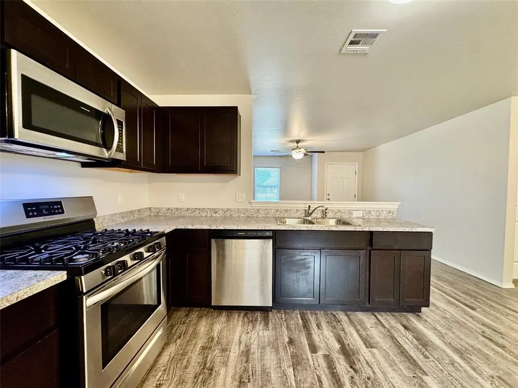 Photo 13 — 10612 SW 22nd Street, Yukon, OK 73099