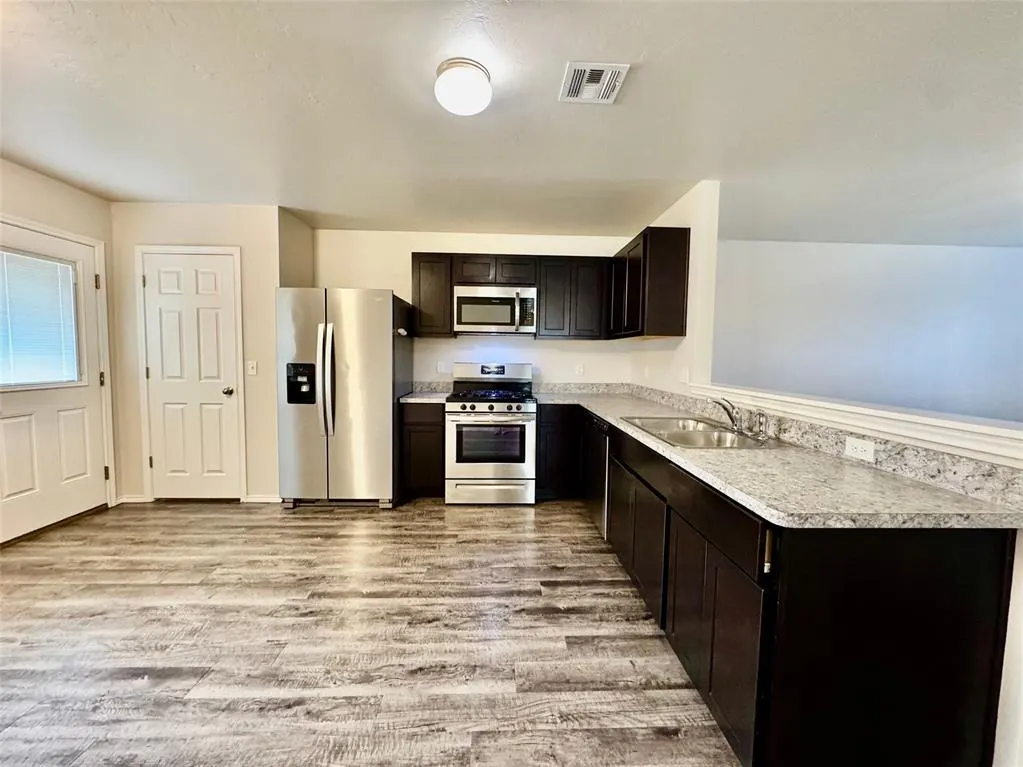 Photo 15 — 10612 SW 22nd Street, Yukon, OK 73099