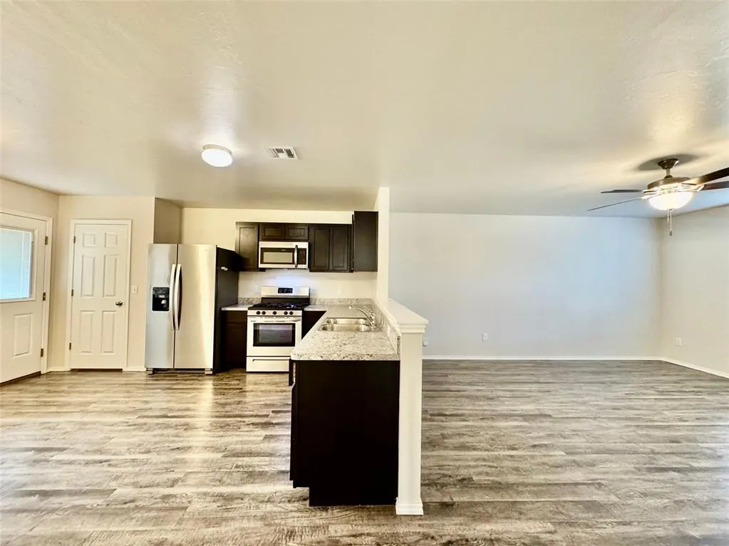 Photo 16 — 10612 SW 22nd Street, Yukon, OK 73099