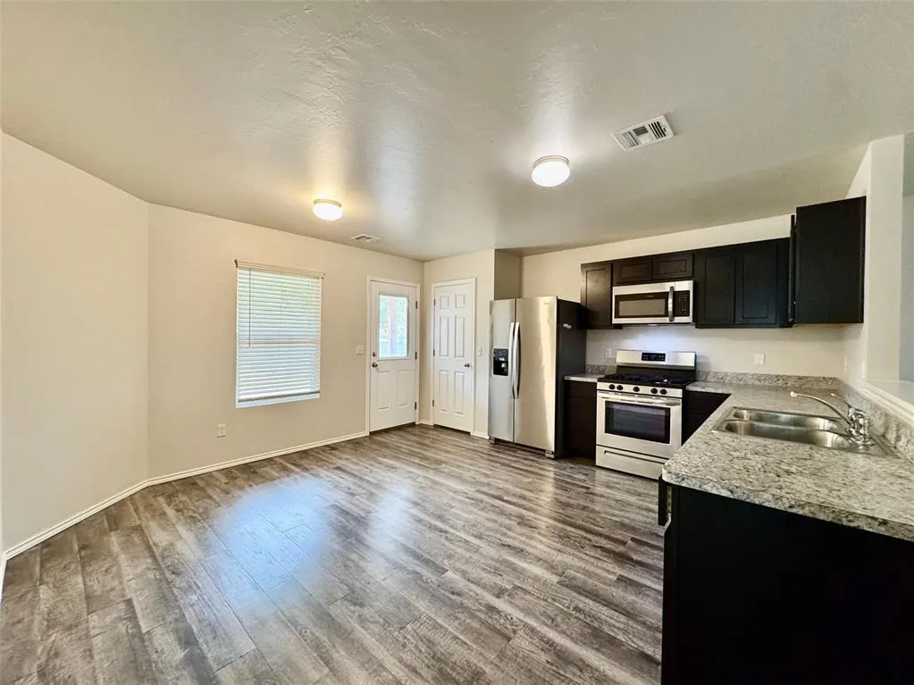 Photo 19 — 10612 SW 22nd Street, Yukon, OK 73099