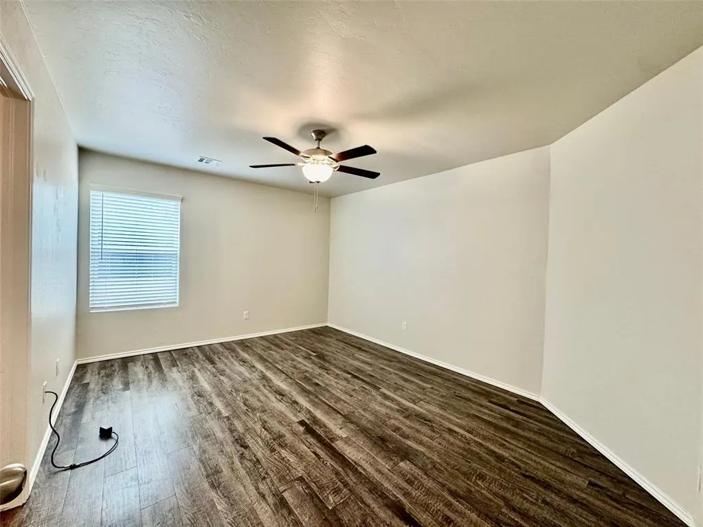Photo 22 — 10612 SW 22nd Street, Yukon, OK 73099