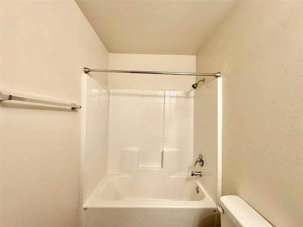 Photo 34 — 10612 SW 22nd Street, Yukon, OK 73099