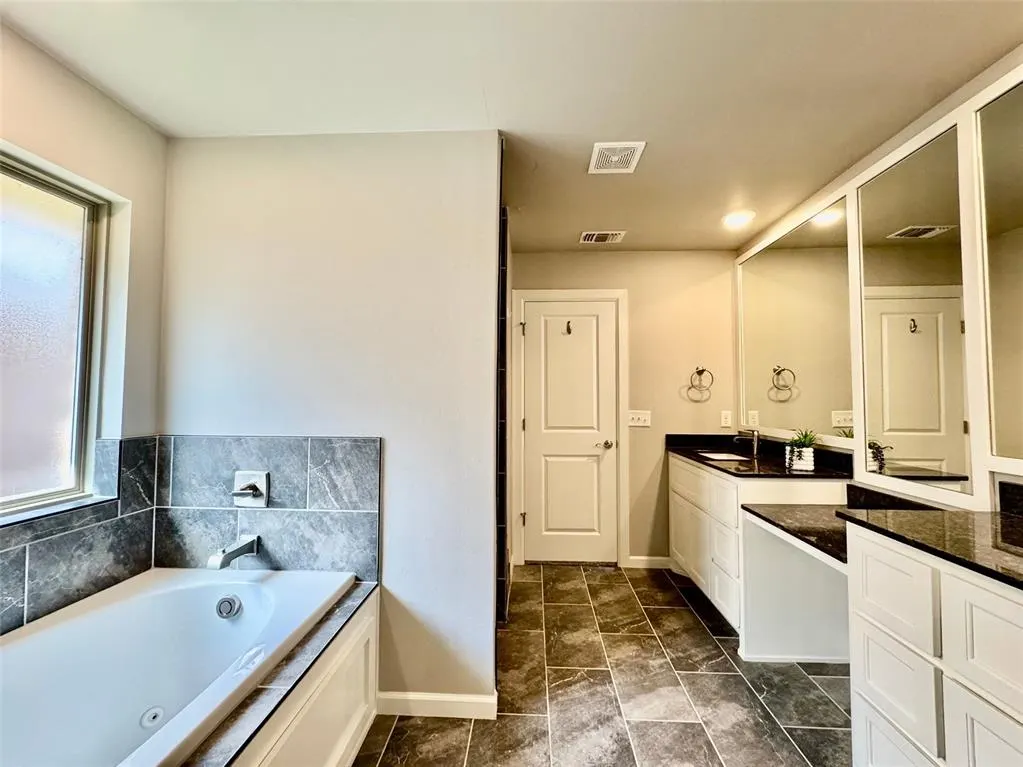 Photo 26 — 9101 NW 124th Street, Yukon, OK 73099