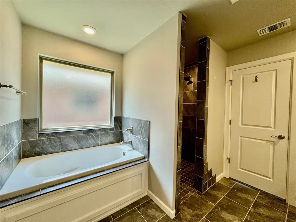 Photo 29 — 9101 NW 124th Street, Yukon, OK 73099