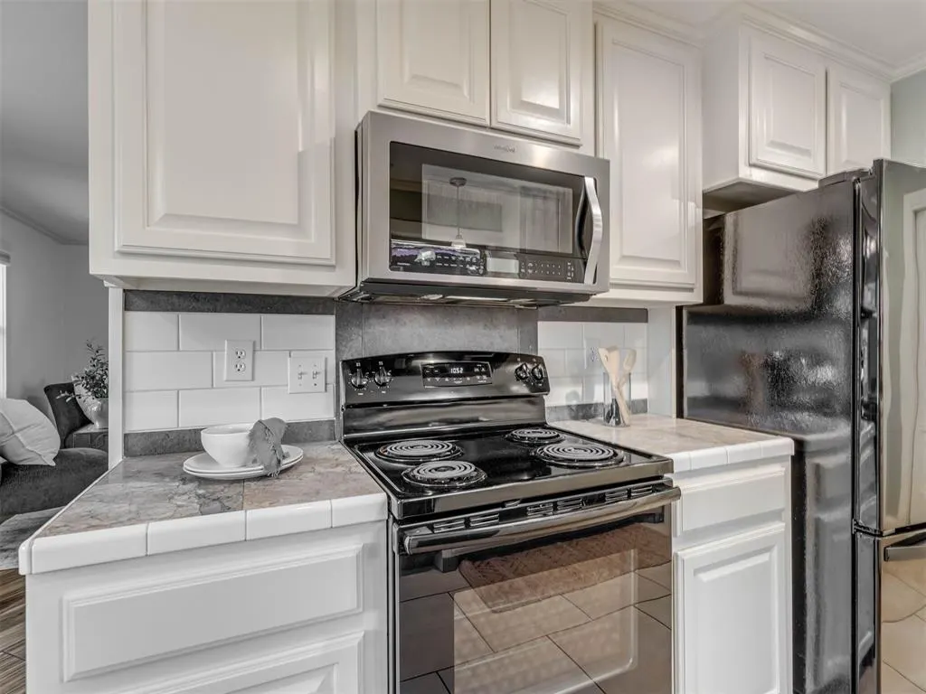 Photo 8 — 12317 Newgate Drive, Yukon, OK 73099