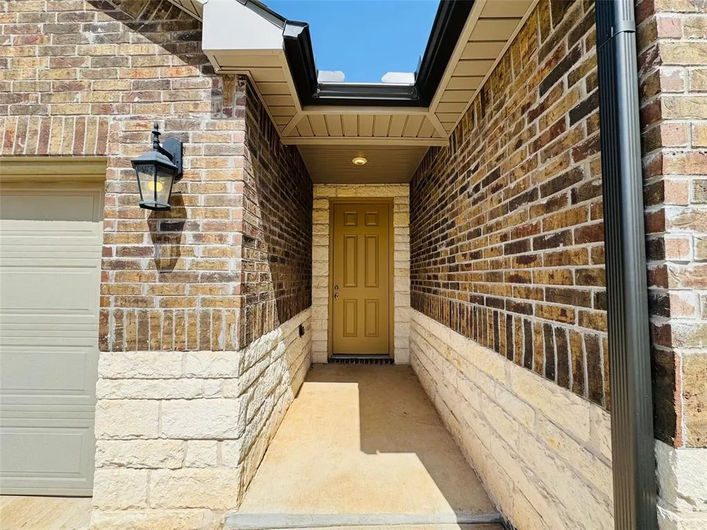 Photo 3 — 10901 SW 19th Street, Yukon, OK 73099