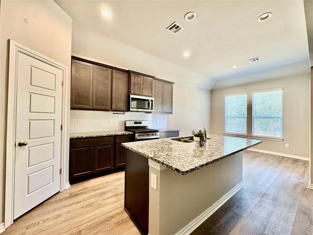 Photo 4 — 10901 SW 19th Street, Yukon, OK 73099