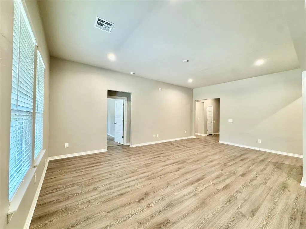 Photo 5 — 10901 SW 19th Street, Yukon, OK 73099