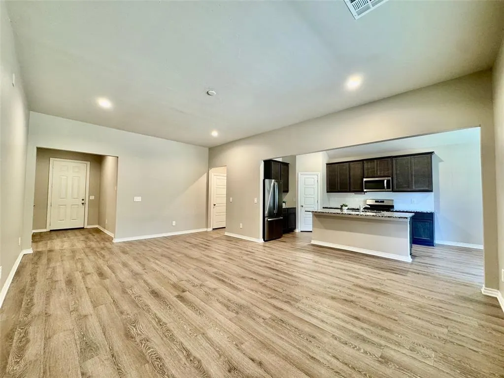 Photo 9 — 10901 SW 19th Street, Yukon, OK 73099