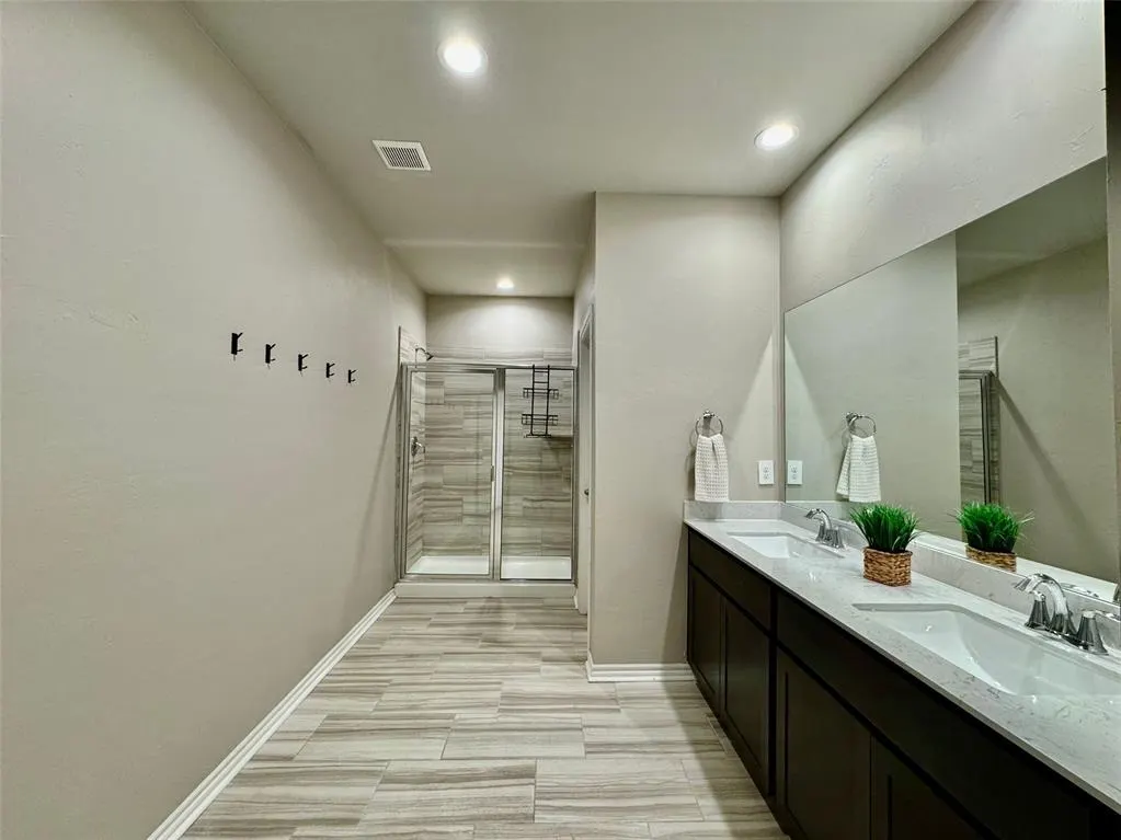 Photo 26 — 10901 SW 19th Street, Yukon, OK 73099