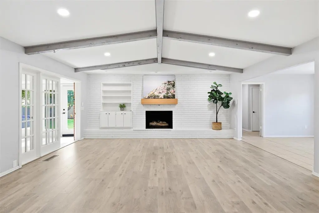 Photo 2 — 11817 W Edgemont Circle, Oklahoma City, OK 73162