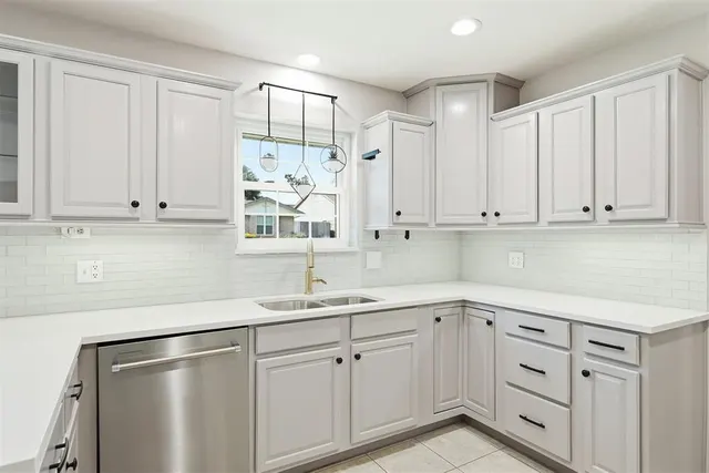 Photo 5 — 11817 W Edgemont Circle, Oklahoma City, OK 73162