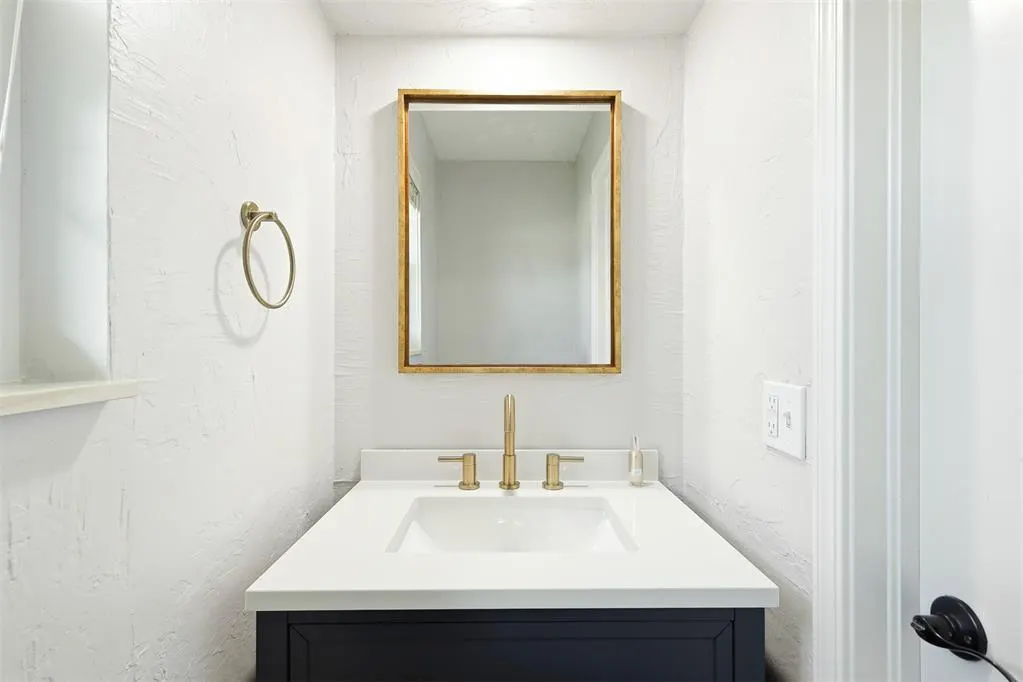 Photo 14 — 11817 W Edgemont Circle, Oklahoma City, OK 73162
