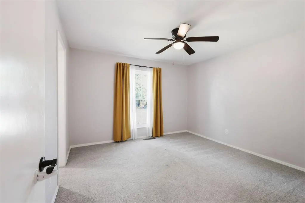 Photo 21 — 11817 W Edgemont Circle, Oklahoma City, OK 73162