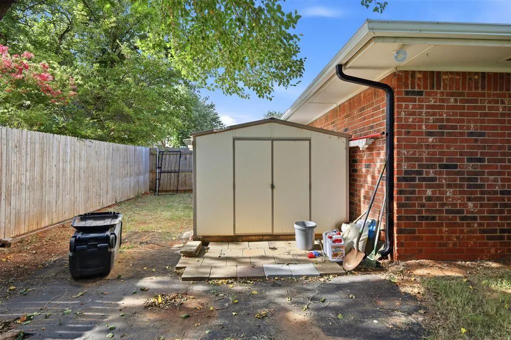 Photo 34 — 11817 W Edgemont Circle, Oklahoma City, OK 73162