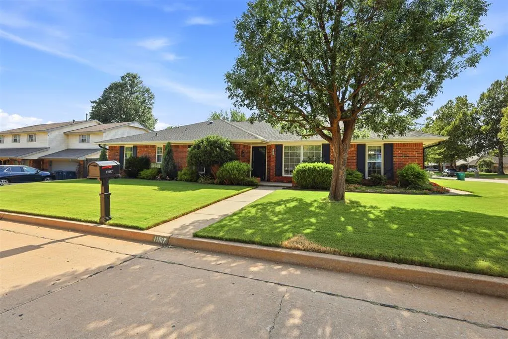 Photo 38 — 11817 W Edgemont Circle, Oklahoma City, OK 73162