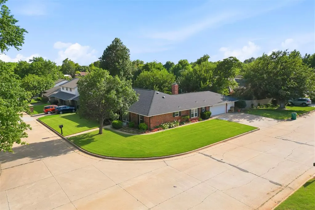 Photo 41 — 11817 W Edgemont Circle, Oklahoma City, OK 73162