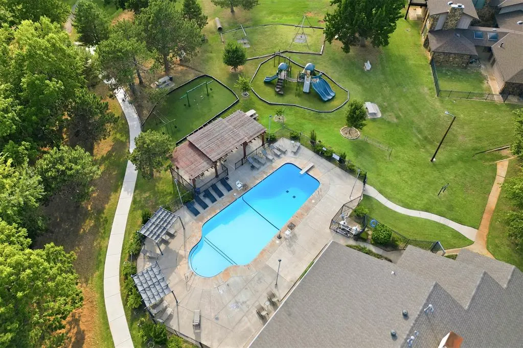 Photo 49 — 11817 W Edgemont Circle, Oklahoma City, OK 73162