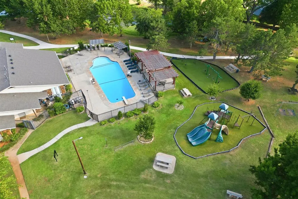 Photo 50 — 11817 W Edgemont Circle, Oklahoma City, OK 73162