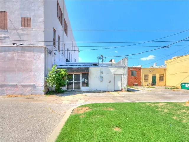 Photo 4 — 114 N Bickford Avenue, El Reno, OK 73036