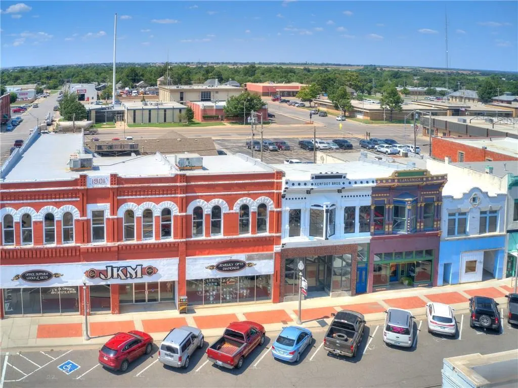 Photo 9 — 114 N Bickford Avenue, El Reno, OK 73036