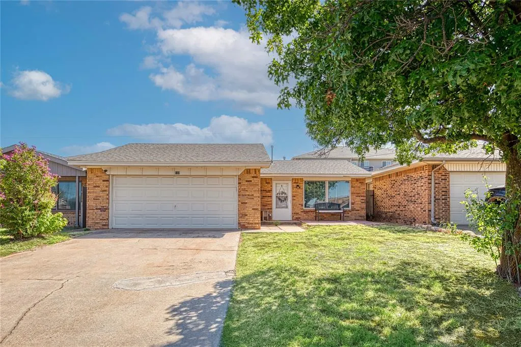 Front exterior — 122 Blue Ridge Drive, Elk City, OK 73644