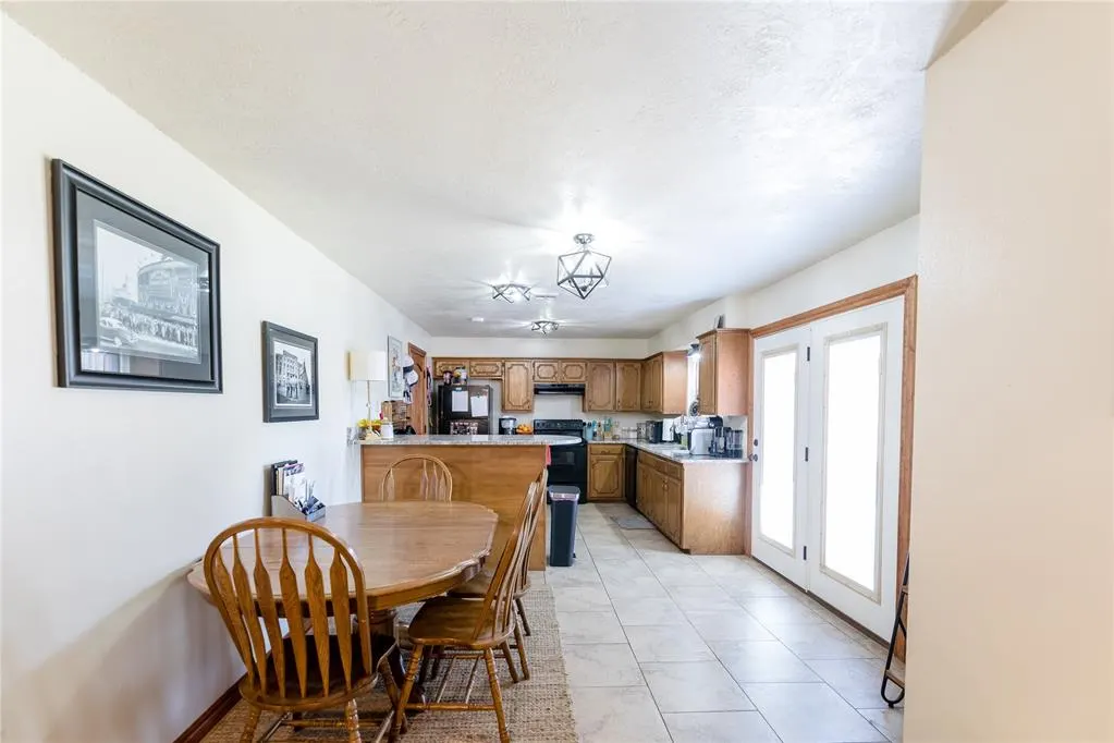 Photo 4 — 122 Blue Ridge Drive, Elk City, OK 73644