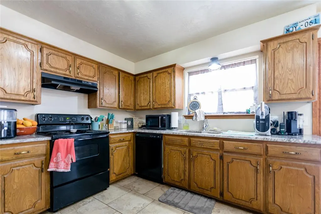 Photo 6 — 122 Blue Ridge Drive, Elk City, OK 73644