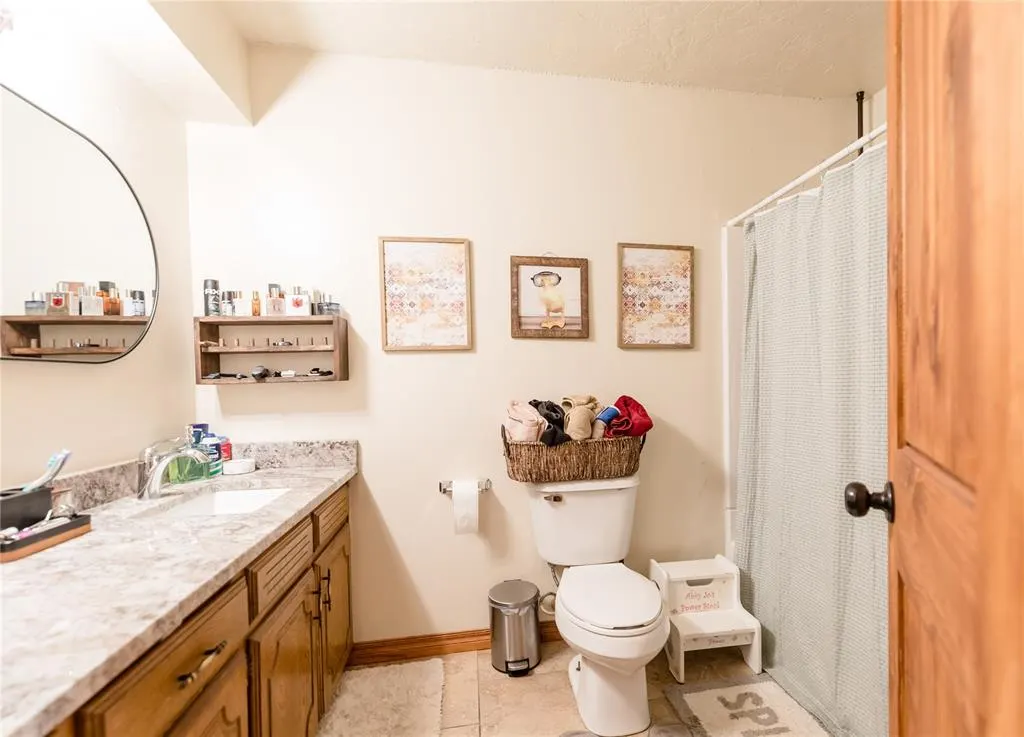 Photo 9 — 122 Blue Ridge Drive, Elk City, OK 73644