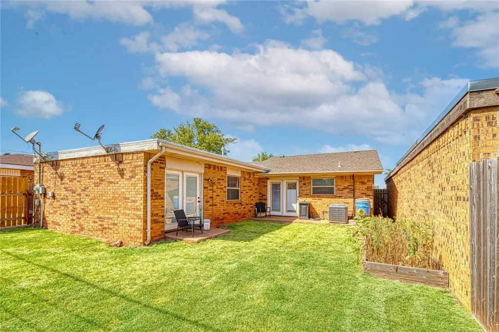 Photo 13 — 122 Blue Ridge Drive, Elk City, OK 73644