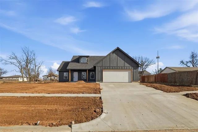 Photo 3 — 218 N Grand Avenue, El Reno, OK 73036