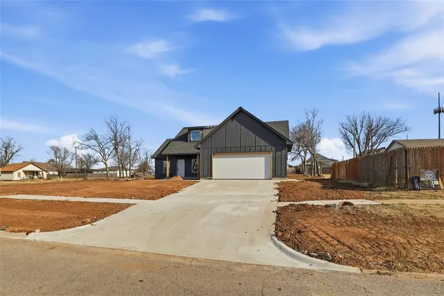 Photo 5 — 218 N Grand Avenue, El Reno, OK 73036