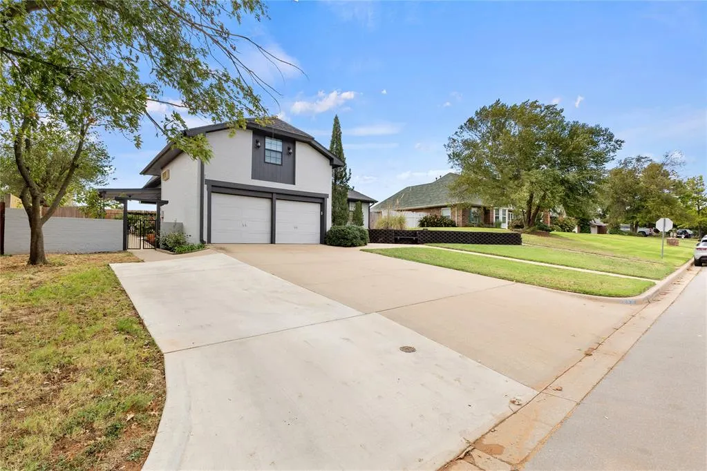 Photo 2 — 1809 N Lark Street, Weatherford, OK 73096