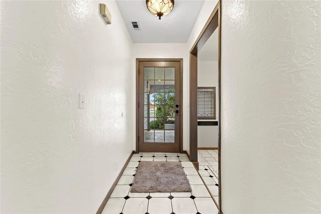 Photo 6 — 1809 N Lark Street, Weatherford, OK 73096