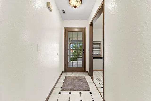 Photo 6 — 1809 N Lark Street, Weatherford, OK 73096