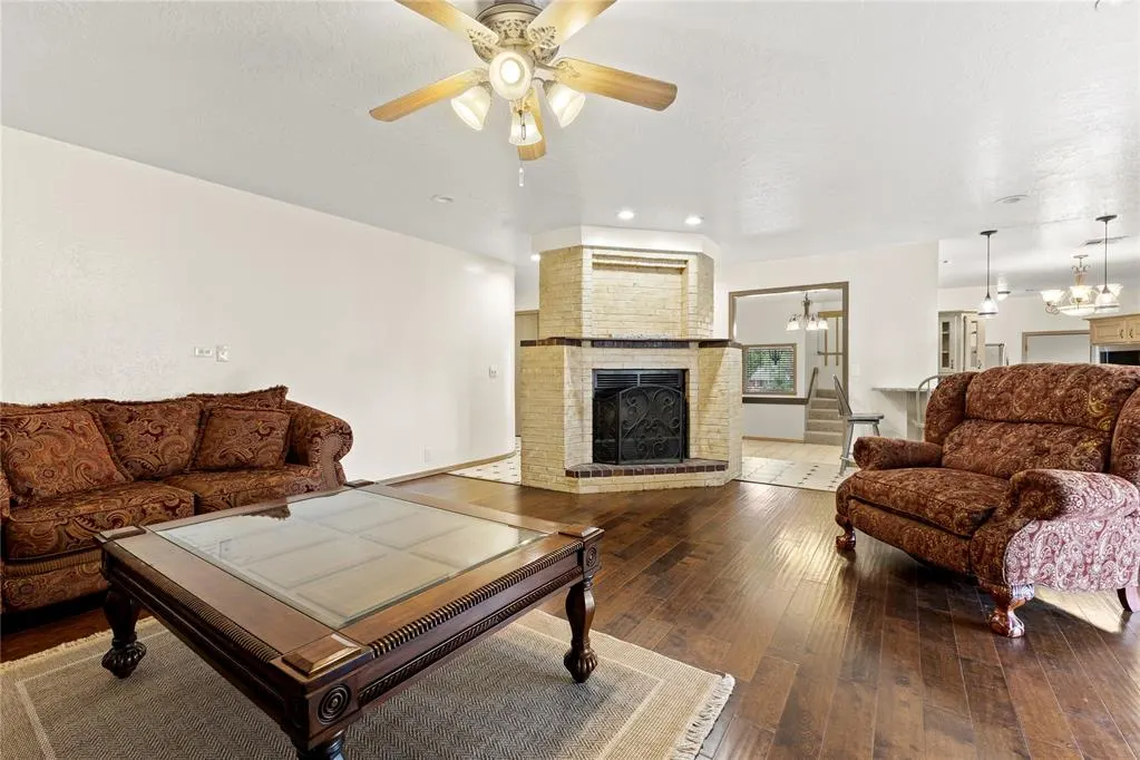 Photo 9 — 1809 N Lark Street, Weatherford, OK 73096