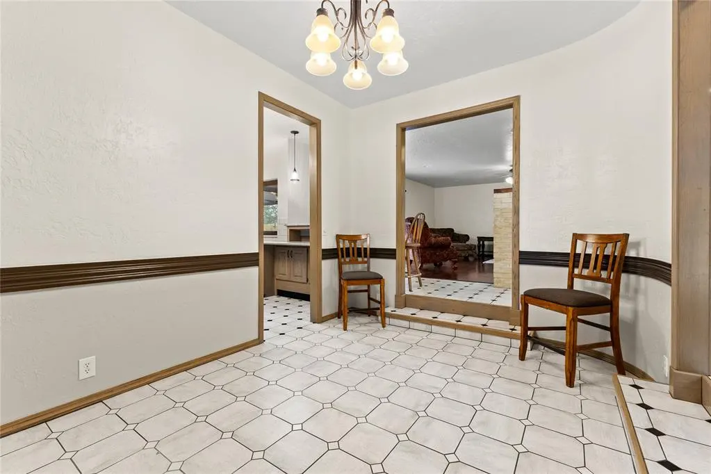 Photo 12 — 1809 N Lark Street, Weatherford, OK 73096