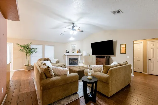 Photo 3 — 141 Calhoon Street, Elk City, OK 73644