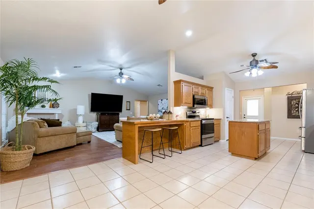 Photo 4 — 141 Calhoon Street, Elk City, OK 73644