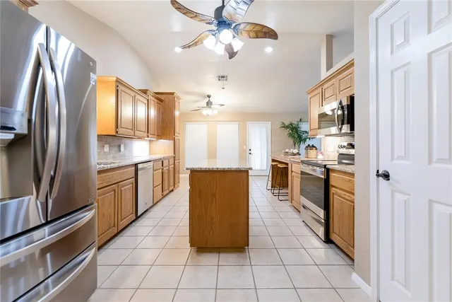 Photo 5 — 141 Calhoon Street, Elk City, OK 73644
