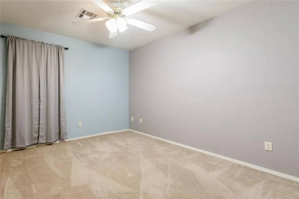 Photo 11 — 141 Calhoon Street, Elk City, OK 73644