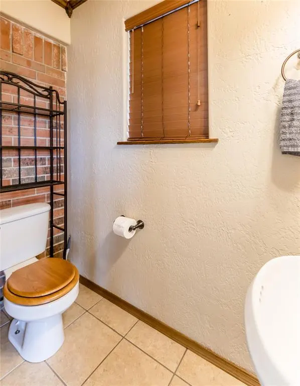 Photo 12 — 141 Calhoon Street, Elk City, OK 73644