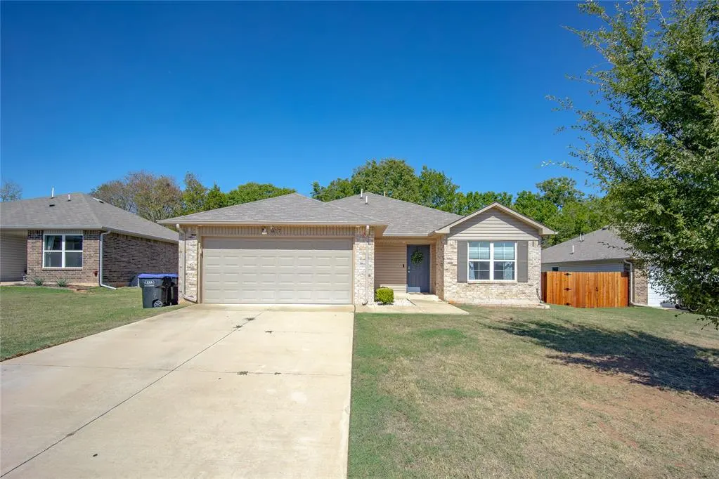 Front exterior — 817 Twin Lakes Drive, Noble, OK 73068