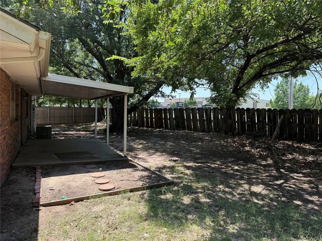 Photo 27 — 2008 Lyndon Circle, The Village, OK 73120