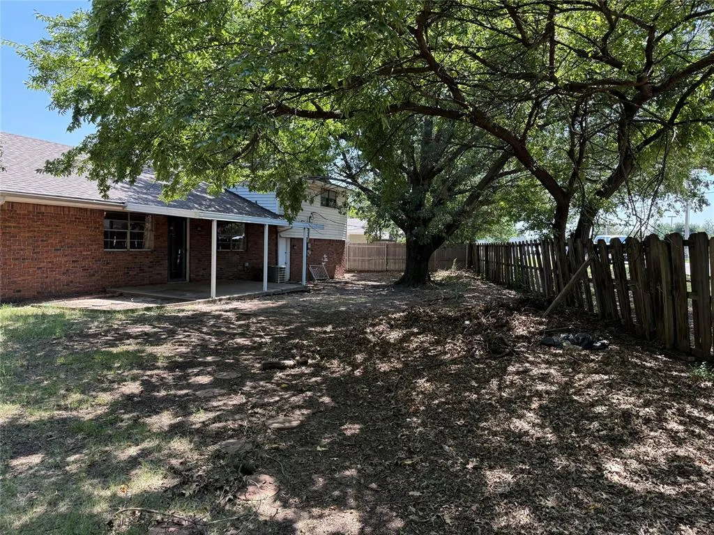 Photo 28 — 2008 Lyndon Circle, The Village, OK 73120