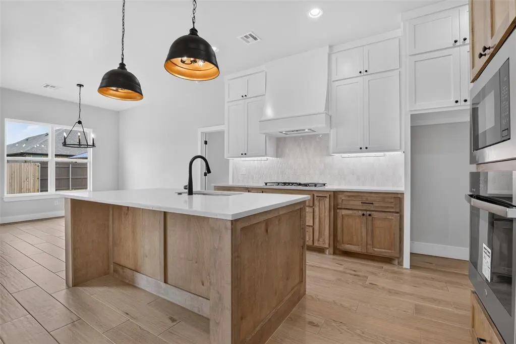 Photo 9 — 10404 SW 49th Street, Mustang, OK 73064