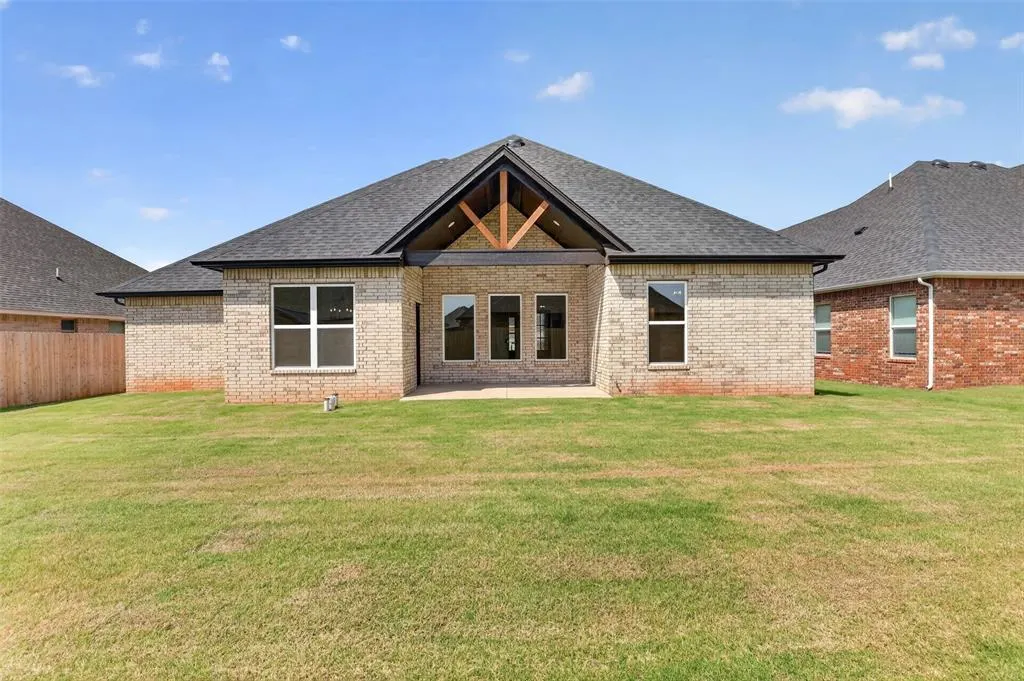 Photo 39 — 10404 SW 49th Street, Mustang, OK 73064