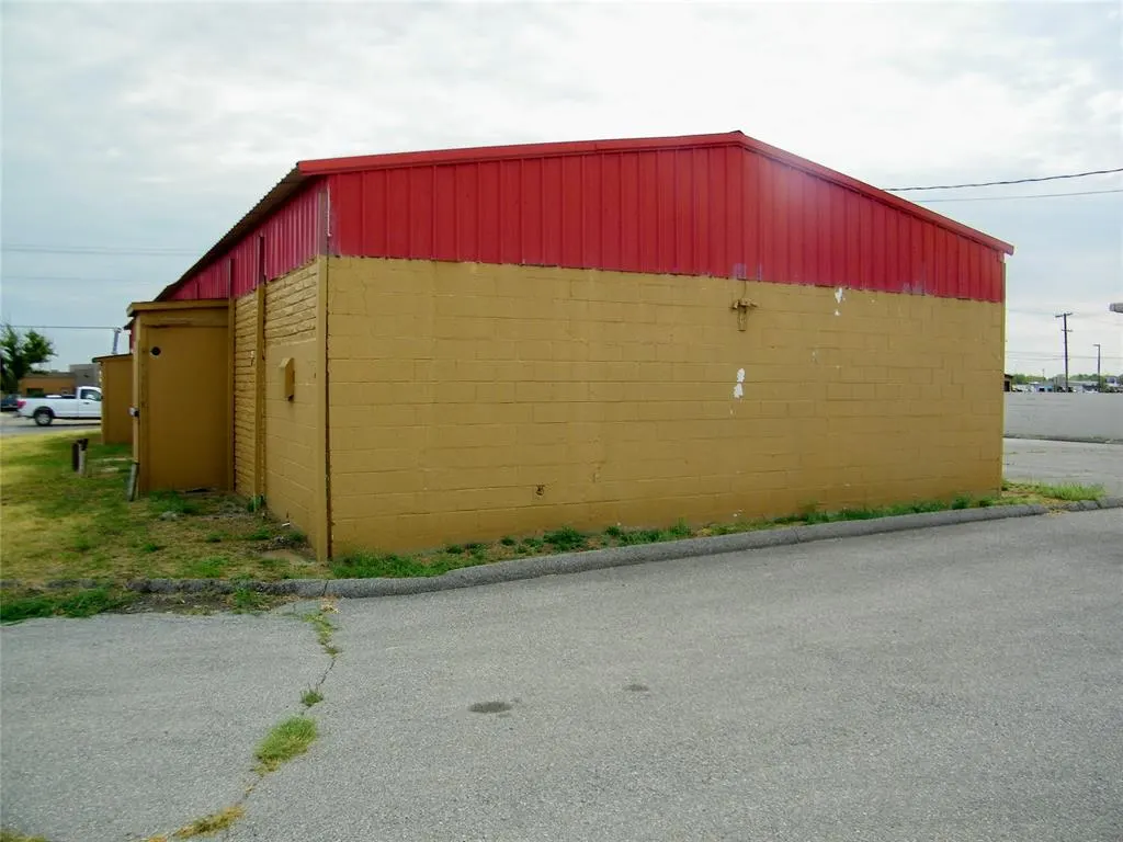 Photo 17 — 1201 SW Sheridan Avenue, Lawton, OK 73505